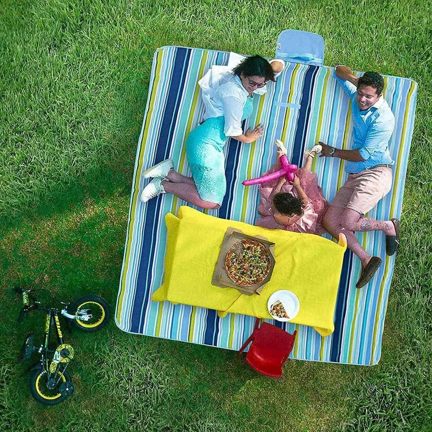 Washable Picnic Mat – Waterproof Foldable Outdoor Mat for Travel & Camping