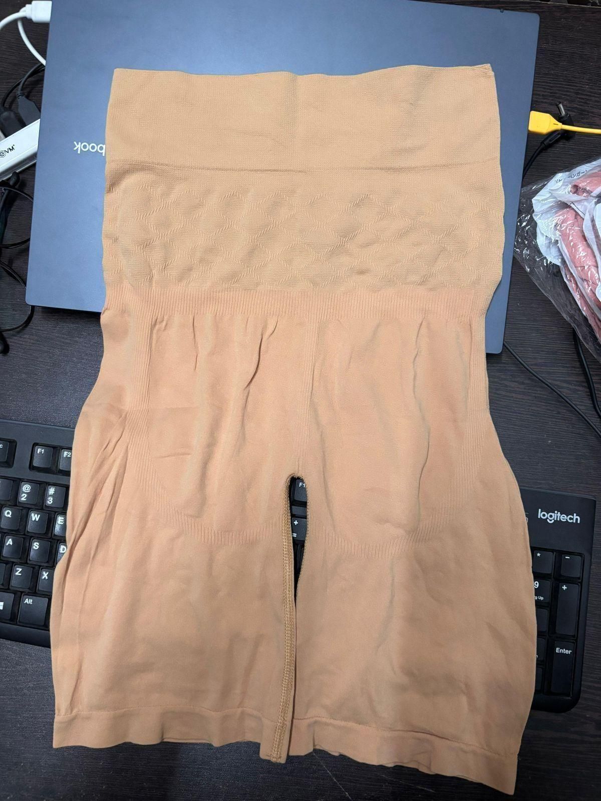 4-in-1 Shaper Seamless Slim Shape Wear – Tummy, Back, Thigh & Hip Support